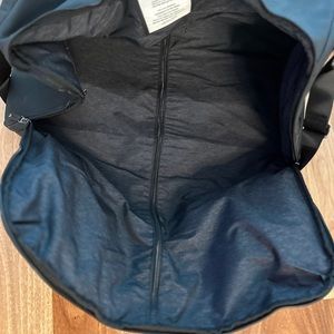 Vessel brand duffle. Converts to suit bag